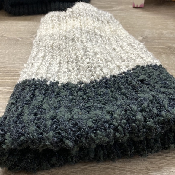 VTG Liz Claiborne beanie - Picture 3 of 5